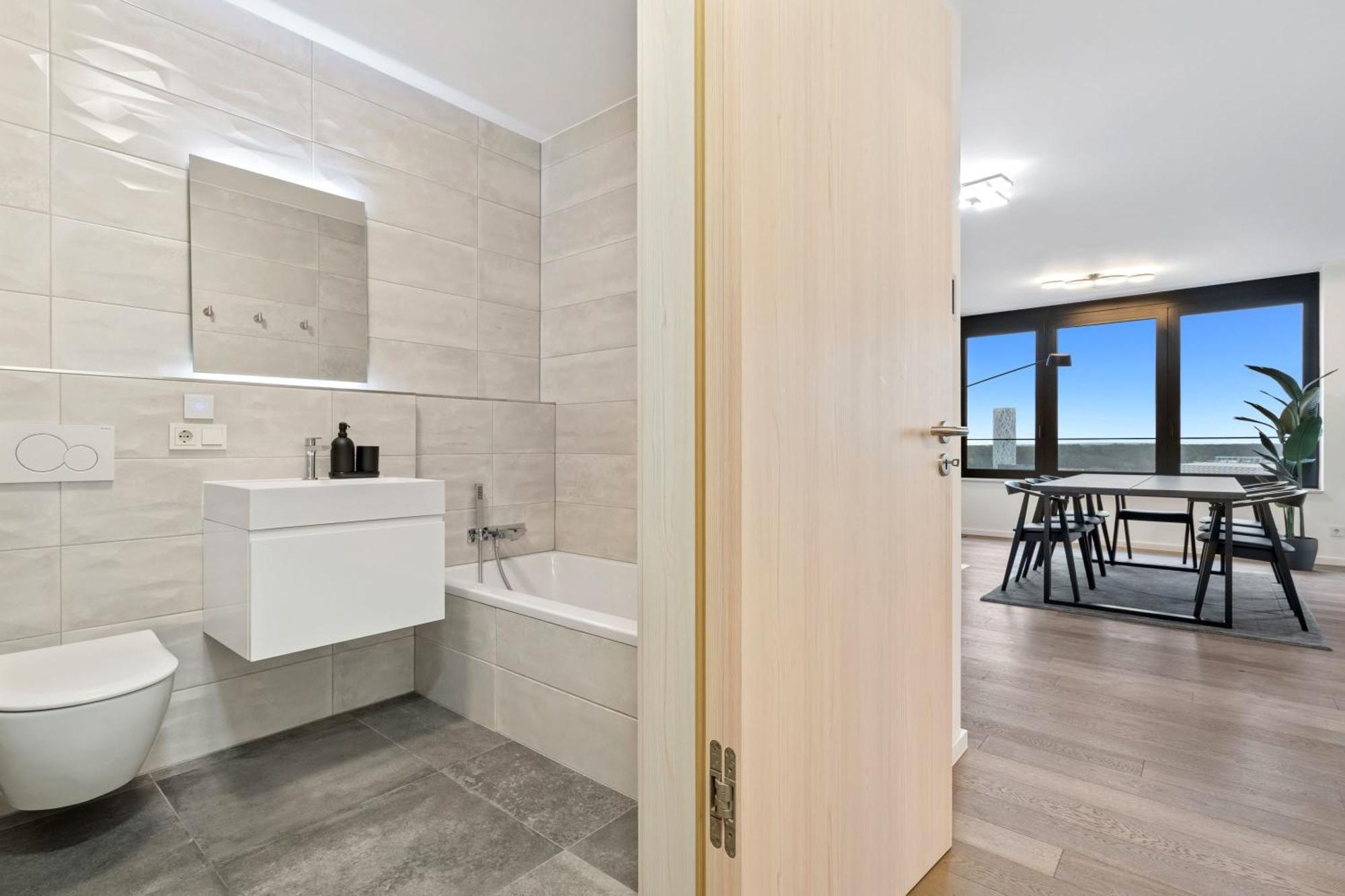 Modern 2BR Apartment with Pool & City Views Luxembourg By Eksteriør billede
