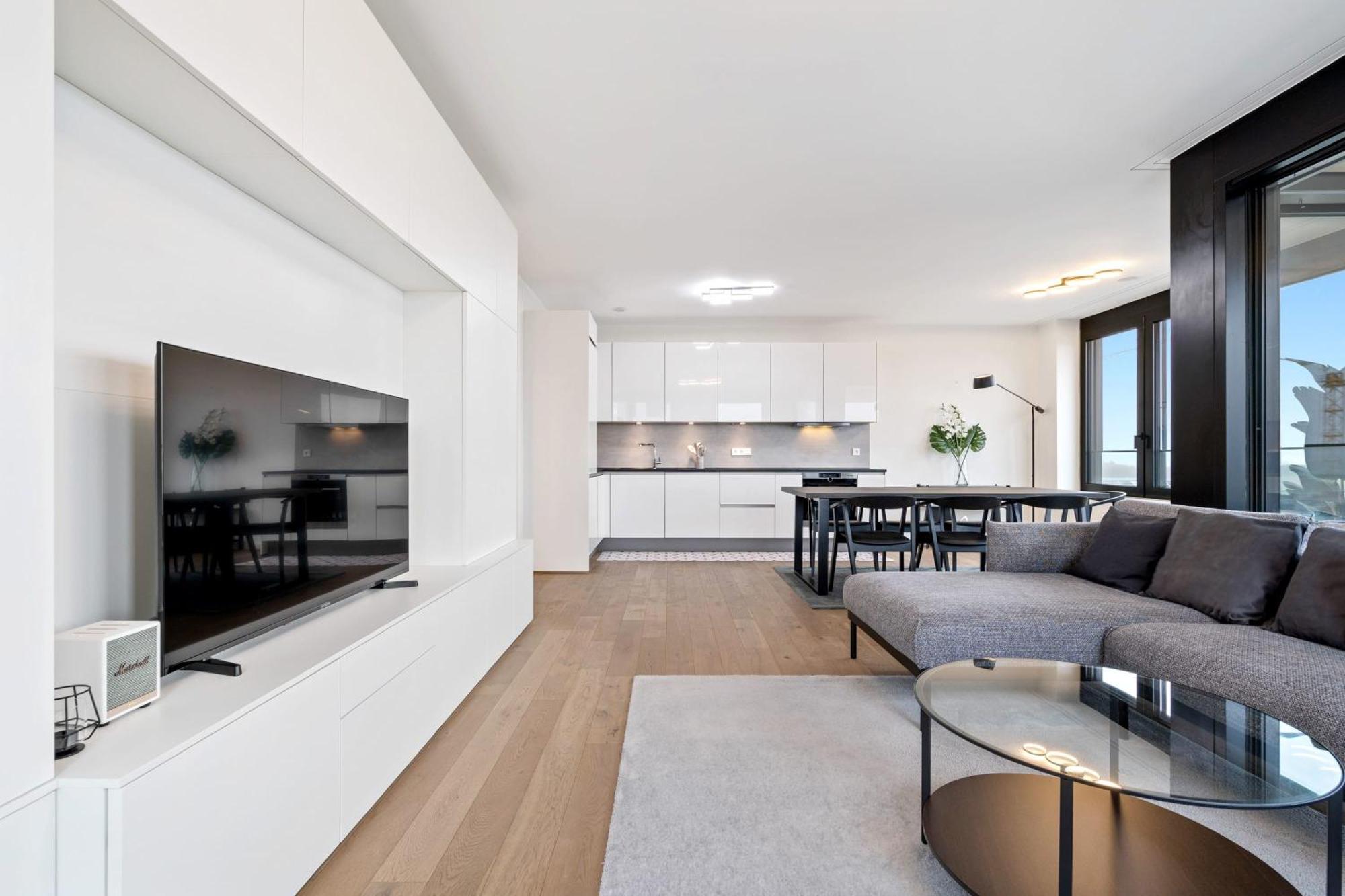 Modern 2BR Apartment with Pool & City Views Luxembourg By Eksteriør billede