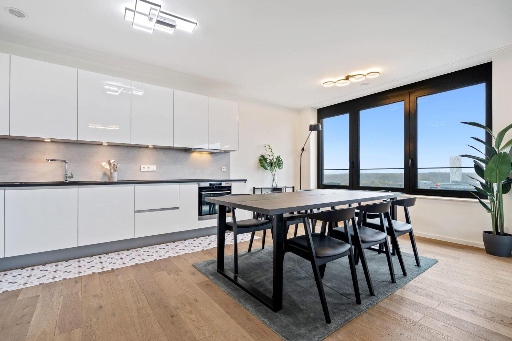 Modern 2BR Apartment with Pool & City Views Luxembourg By Eksteriør billede