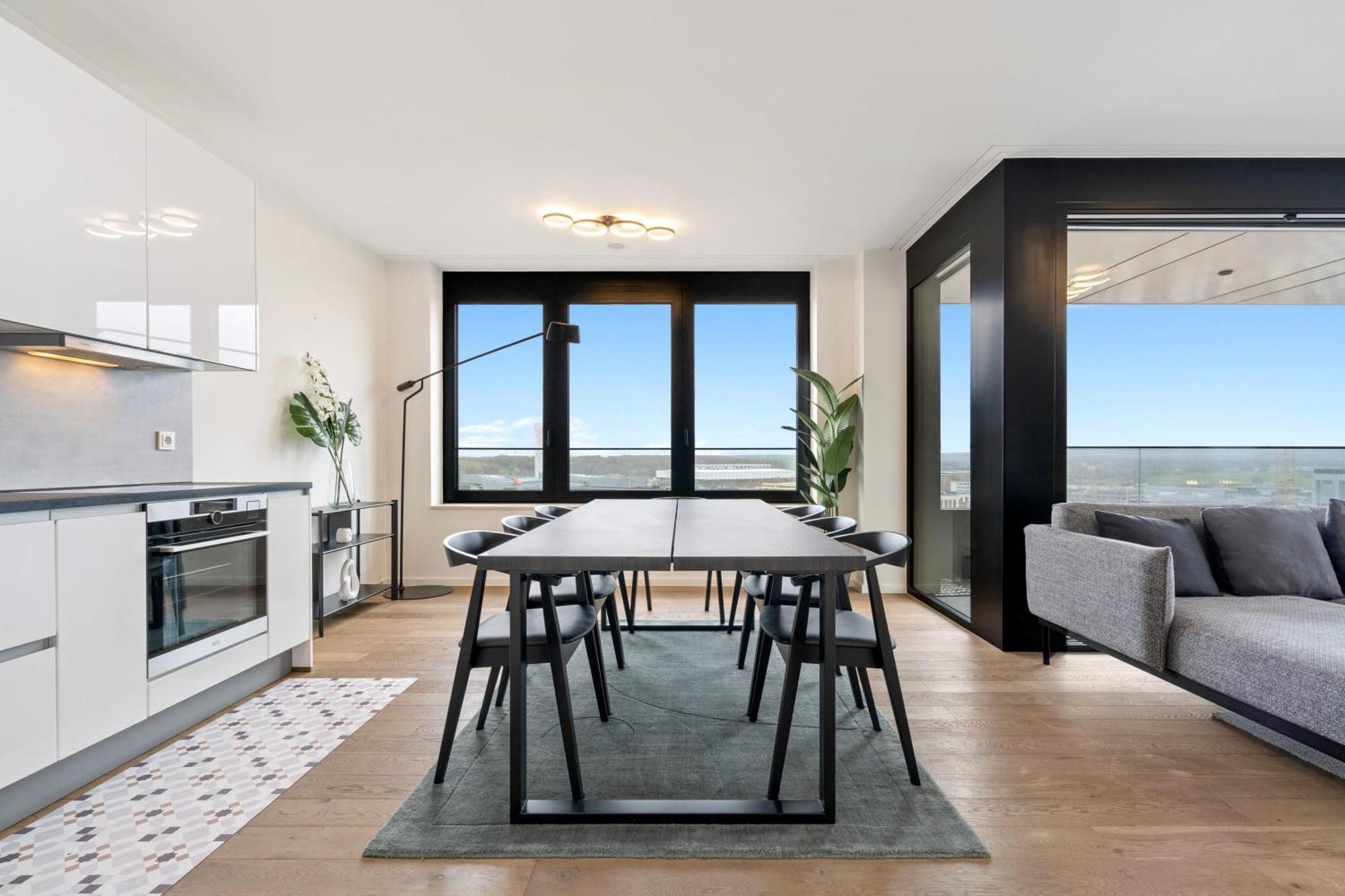 Modern 2BR Apartment with Pool & City Views Luxembourg By Eksteriør billede