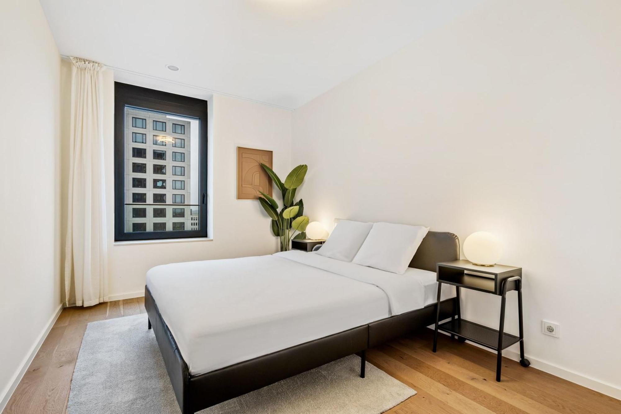 Modern 2BR Apartment with Pool & City Views Luxembourg By Eksteriør billede
