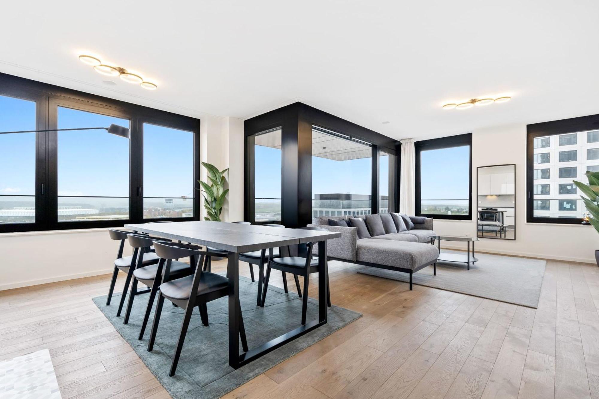 Modern 2BR Apartment with Pool & City Views Luxembourg By Eksteriør billede