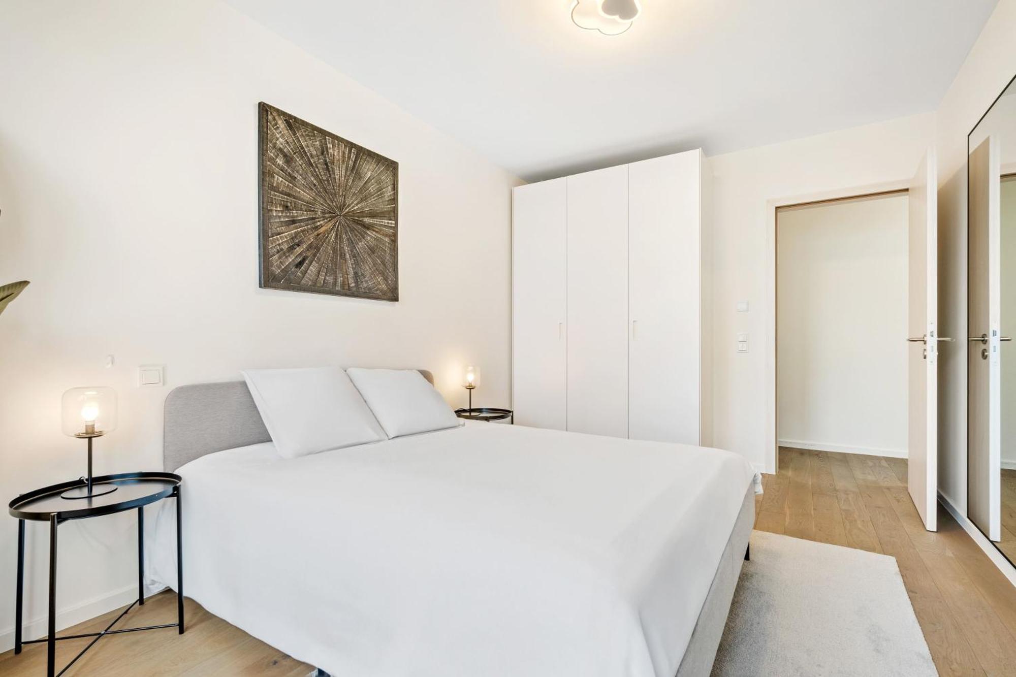Modern 2BR Apartment with Pool & City Views Luxembourg By Eksteriør billede